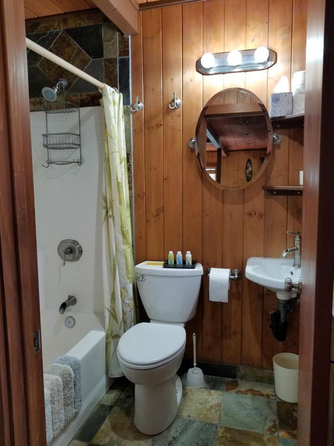 Alii Kane Cottages With Loft Volcano Extérieur photo